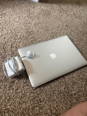 Apple Silver MacBook 2018